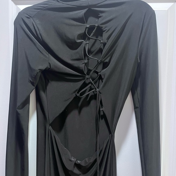 Sabora Classic Black Long Sleeve Dress - Picture 4 of 7